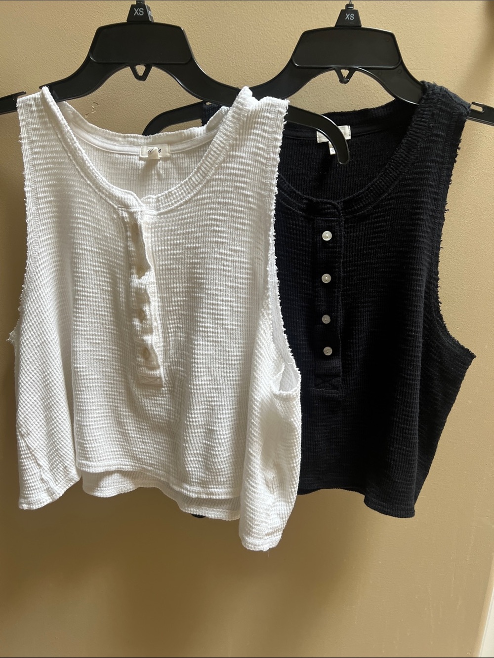 Aerie Cropped Stretchy Button Down Tanks